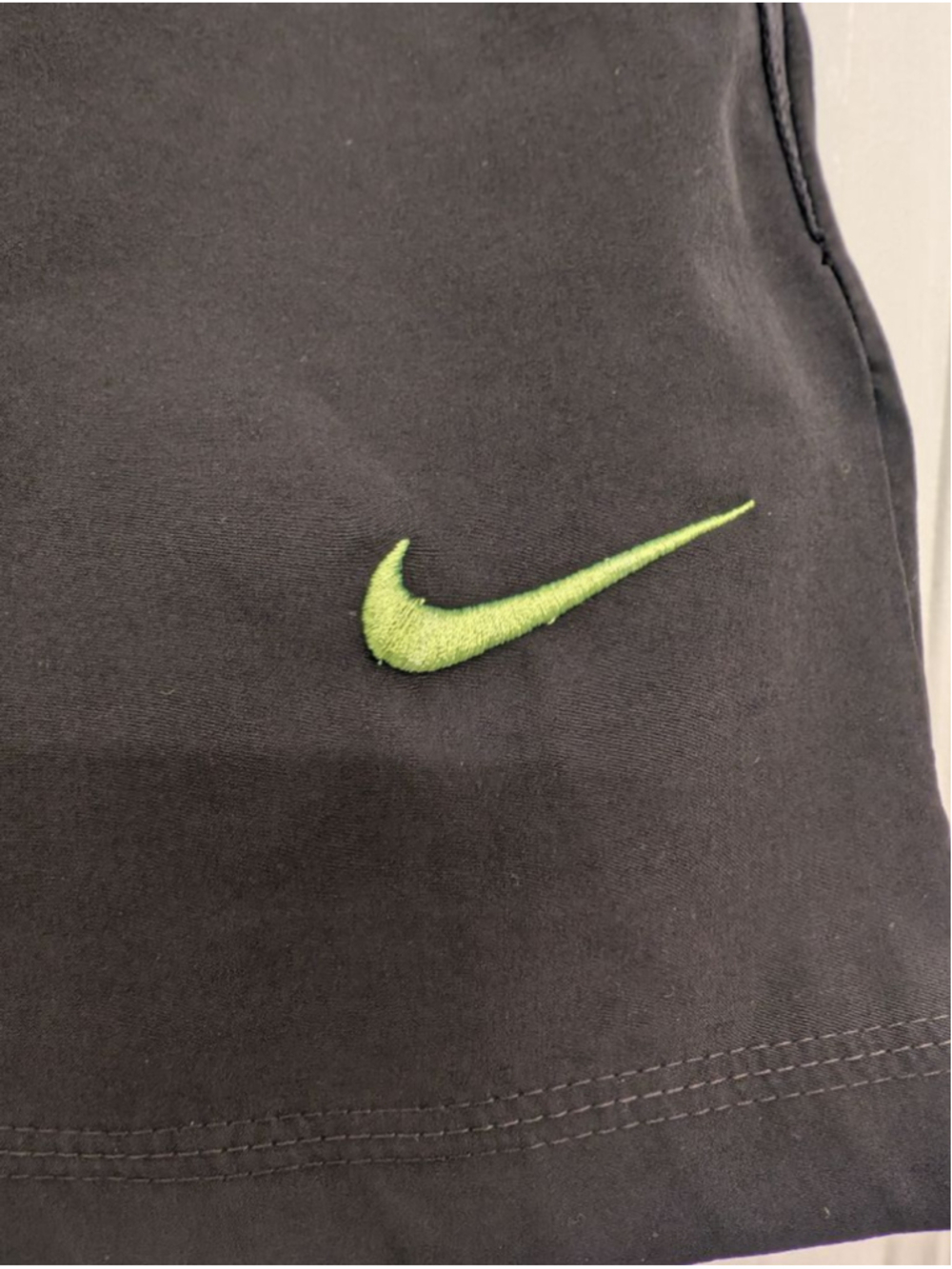 Nike Running Black Athletic 8" Shorts Green Embroidered Swoosh Zippered Pocket - Picture 2 of 7